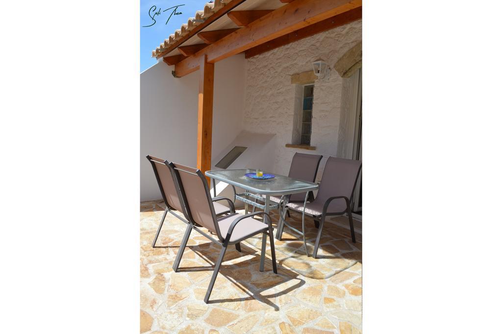 Spiti Thea Apartment Makrades Exterior photo